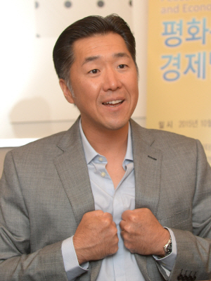 Dr. hyun jin moon, Munhwa Times
