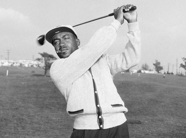 1961년  흑인선수 최초로 PGA 출전… 1967년 첫 승