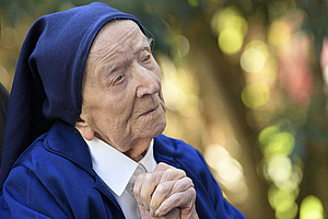 [부고]‘세계 최고령’ 프랑스 앙드레 수녀, 118세로 영면