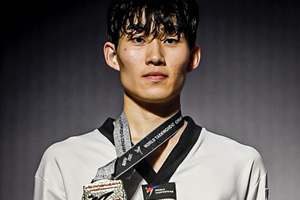 포스트 이대훈 진호준, 세계태권도선수권 첫날 은메달