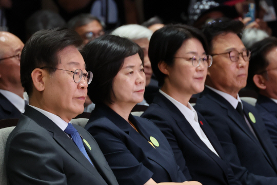 ‘리더십위기’ 이재명, “독재정권 · 악마화” 6.10 기념일에 尹 맹공