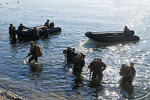 韓美英 해군 특수부대,한반도 해역서 합동훈련… 北침투 훈련도
