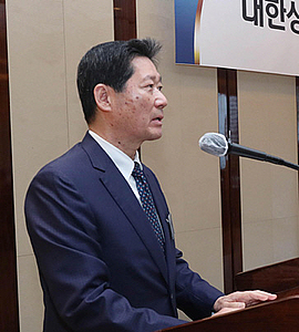 ‘성과급 잔치’ 보험·카드사, 지난해 CEO 연봉 ‘30억 원’ 육박